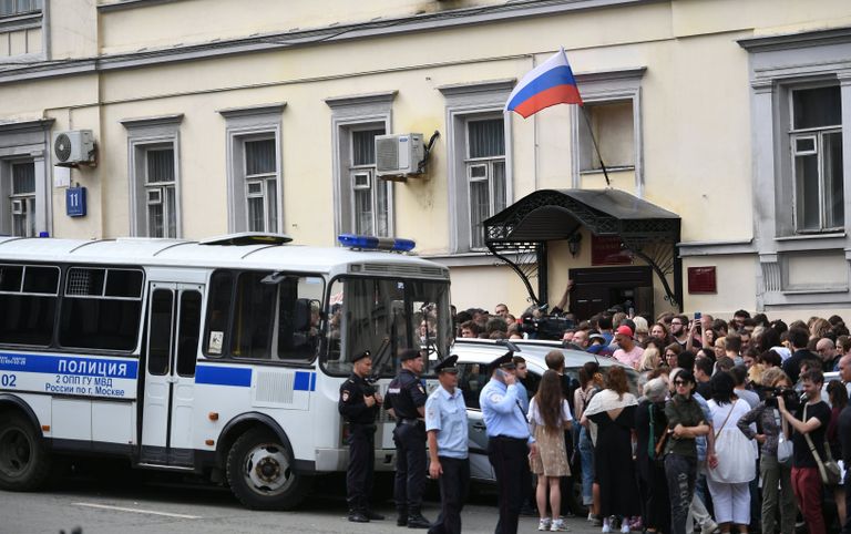Акция в поддержку Кирилла Серебренникова у Басманного суда. 23 августа 2017 Акция в поддержку Кирилла Серебренникова у Басманного суда. 23 августа 2017