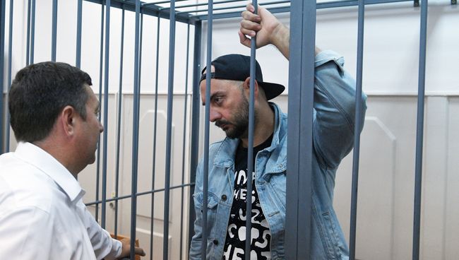 Режиссер Кирилл Серебренников на заседании Басманного суда в Москве. 23 августа 2017 Режиссер Кирилл Серебренников на заседании Басманного суда в Москве. 23 августа 2017