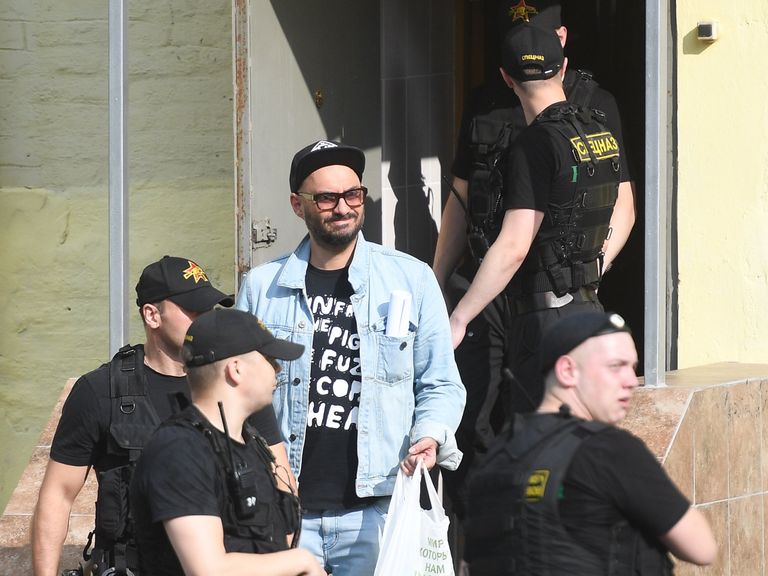 Режиссер Кирилл Серебренников после заседания Басманного суда в Москве. 23 августа 2017 Режиссер Кирилл Серебренников после заседания Басманного суда в Москве. 23 августа 2017