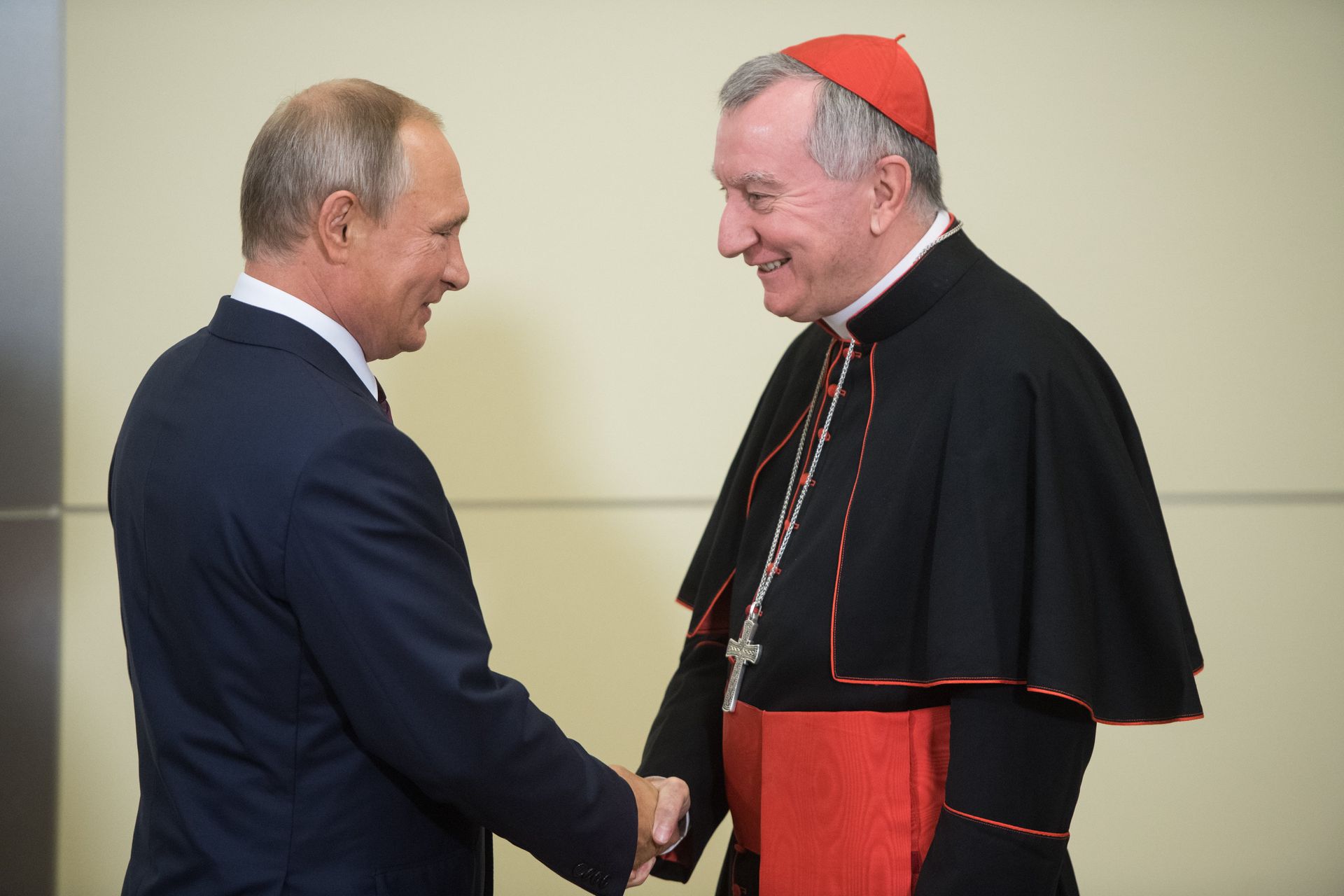 Президент РФ В. Путин встретился с госсекретарём Ватикана П. Паролином - РИА Новости, 1920, 22.04.2025