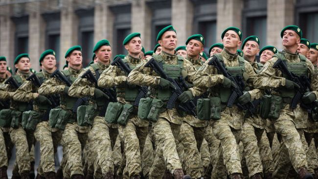 Военнослужащие ВСУ в Киеве. 24 августа 2016 Военнослужащие ВСУ в Киеве. 24 августа 2016