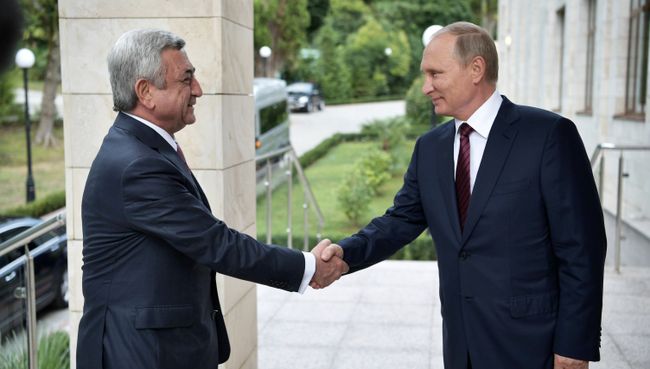 Президент РФ Владимир Путин и президент Армении. Архивное фото