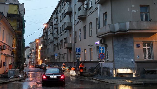 Дом на улице Пречистенка в центре Москвы, где в своей квартире режиссер Кирилл Серебренников будет отбывать домашний арест. 23 августа 2017