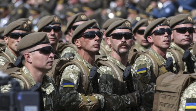 Украинские военнослужащие на параде в честь Дня независимости в Киеве. 24 августа 2017 Украинские военнослужащие на параде в честь Дня независимости в Киеве. 24 августа 2017