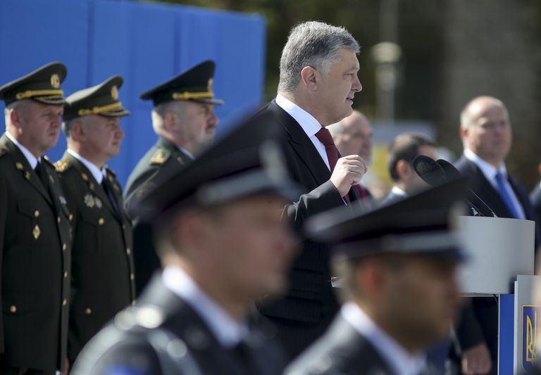 Президент Украины Петр Порошенко на параде в честь Дня независимости в Киеве. 24 августа 2017 Президент Украины Петр Порошенко на параде в честь Дня независимости в Киеве. 24 августа 2017