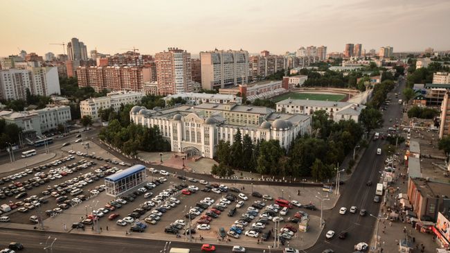 Комсомольская площадь и стадион Локомотив в Самаре. Архивное фото