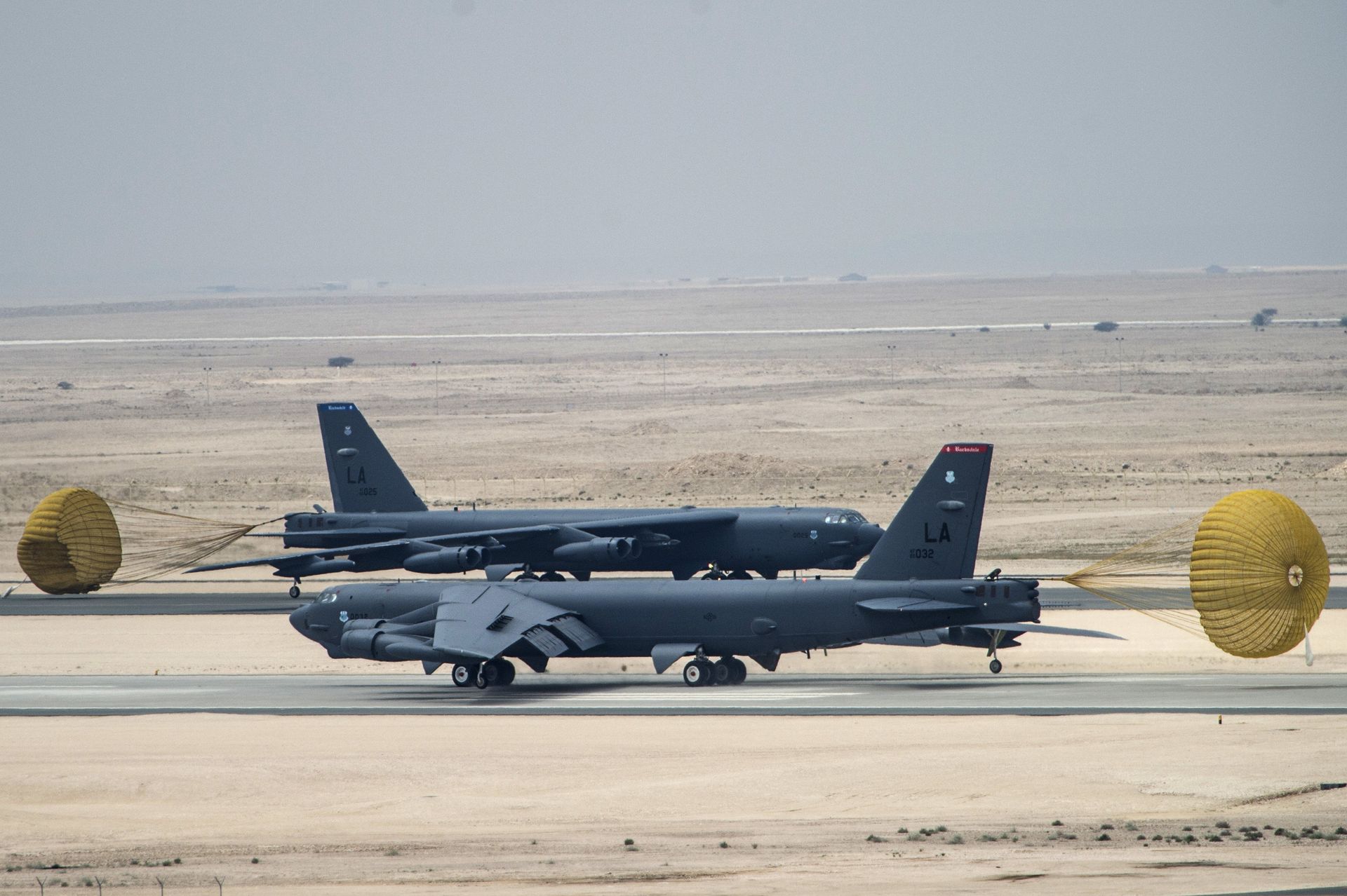 Американский стратегический бомбардировщик B-52 Стратофортресс на авиабазе Аль-Удейд в Катаре Американский стратегический бомбардировщик B-52 Стратофортресс на авиабазе Аль-Удейд в Катаре - РИА Новости, 1920, 11.05.2021