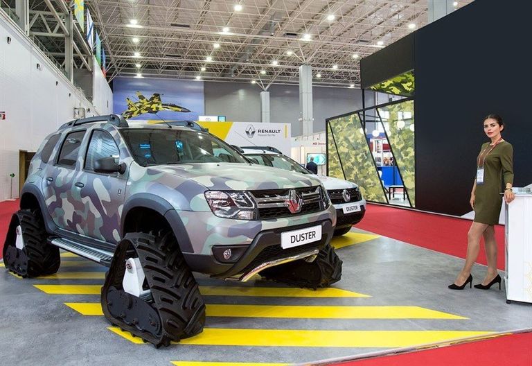 Автомобиль Renault Duster на Международном форуме Армия-2017 Автомобиль Renault Duster на Международном форуме Армия-2017