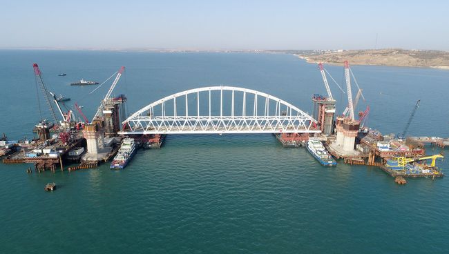 Железнодорожная арка Крымского моста доставлена на фарватер. 28 августа 2017 Железнодорожная арка Крымского моста доставлена на фарватер. 28 августа 2017