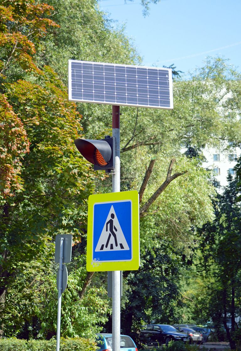 Светофор на солнечных батареях