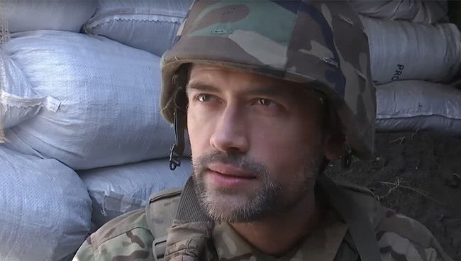 Актер Анатолий Пашинин во время интервью телеканалу ТСН. Стоп-кадр из видеозаписи интервью Актер Анатолий Пашинин во время интервью телеканалу ТСН. Стоп-кадр из видеозаписи интервью