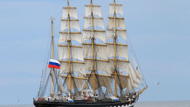 Барк Крузенштерн в море Барк Крузенштерн в море