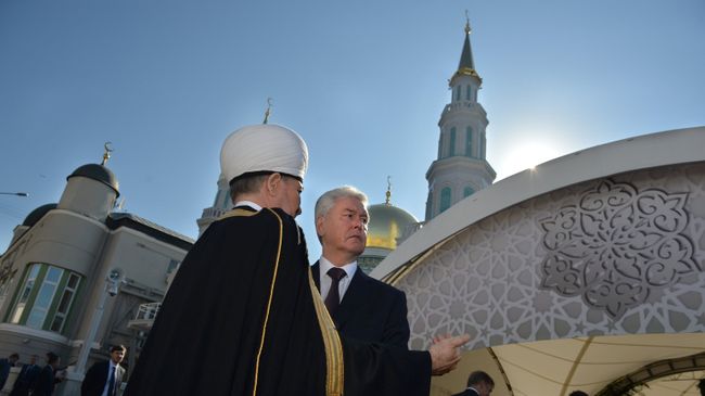 Открытие после реконструкции главной мечети Москвы. Архивное фото Открытие после реконструкции главной мечети Москвы. Архивное фото