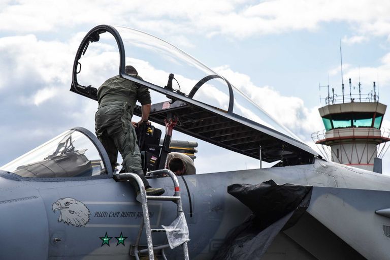Истребители США F-15C Eagle на авиабазе в литовском городе Шяуляй