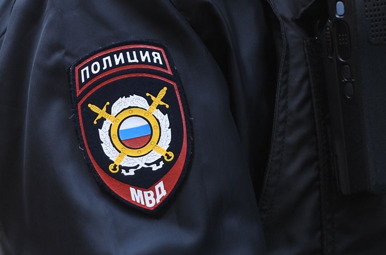 Нашивка на рукаве сотрудника полиции