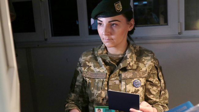 Сотрудница пограничной службы Украины Сотрудница пограничной службы Украины