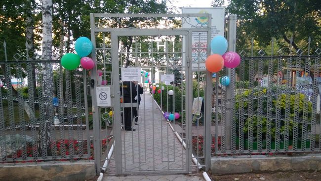 Детский сад во дворе дома № 41 по улице Советской в Екатеринбурге, где произошла перестрелка. 1 сентября 2017 Детский сад во дворе дома № 41 по улице Советской в Екатеринбурге, где произошла перестрелка. 1 сентября 2017