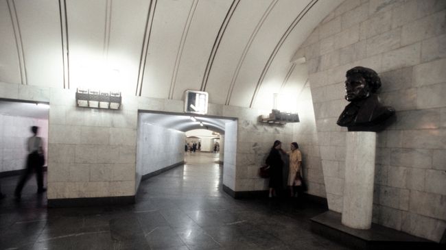 На станции метро Пушкинская в Москве. На станции метро Пушкинская в Москве.