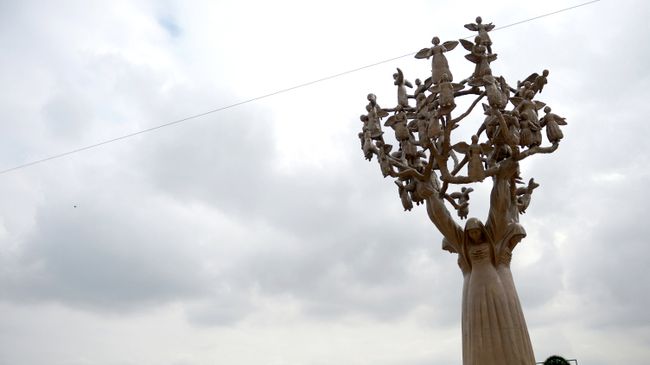 Мемориал памяти жертв теракта 1 сентября 2004 года в Беслане. Архивное фото Мемориал памяти жертв теракта 1 сентября 2004 года в Беслане. Архивное фото