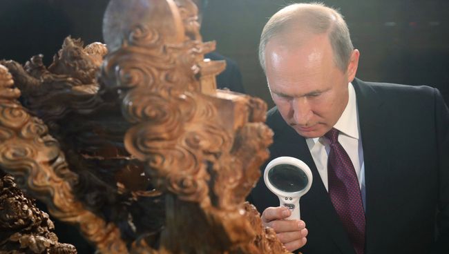 3 сентября 2017. Президент РФ Владимир Путин на выставке культурного наследия Китая в Сямэне