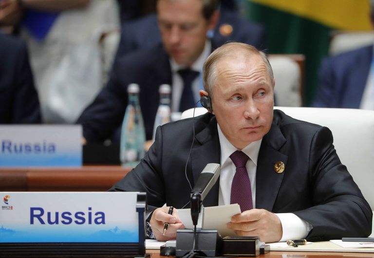 4 сентября 2017. Президент РФ Владимир Путин во время встречи лидеров БРИКС в расширенном составе с участием делегаций 4 сентября 2017. Президент РФ Владимир Путин во время встречи лидеров БРИКС в расширенном составе с участием делегаций