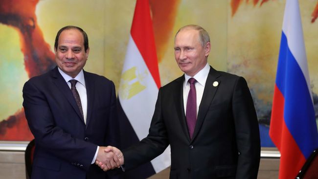 Президент РФ Владимир Путин и президент Арабской Республики Египет Абдул-Фаттах ас-Сиси во время встречи на полях саммита лидеров БРИКС. 4 сентября 2017 Президент РФ Владимир Путин и президент Арабской Республики Египет Абдул-Фаттах ас-Сиси во время встречи на полях саммита лидеров БРИКС. 4 сентября 2017