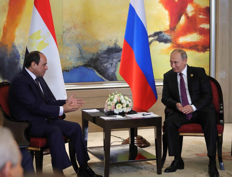 Президент РФ Владимир Путин и президент Арабской Республики Египет Абдул-Фаттах ас-Сиси во время встречи на полях саммита лидеров БРИКС. 4 сентября 2017 Президент РФ Владимир Путин и президент Арабской Республики Египет Абдул-Фаттах ас-Сиси во время встречи на полях саммита лидеров БРИКС. 4 сентября 2017