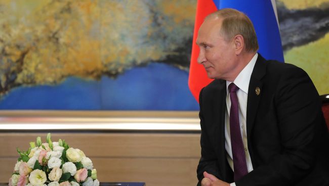 резидент РФ Владимир Путин во время встречи с президентом Арабской Республики Египет Абдул-Фаттахом ас-Сиси на полях саммита лидеров БРИКС. 4 сентября 2017 резидент РФ Владимир Путин во время встречи с президентом Арабской Республики Египет Абдул-Фаттахом ас-Сиси на полях саммита лидеров БРИКС. 4 сентября 2017