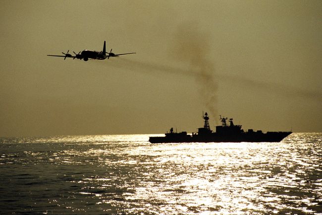 Судно. в море. Архив