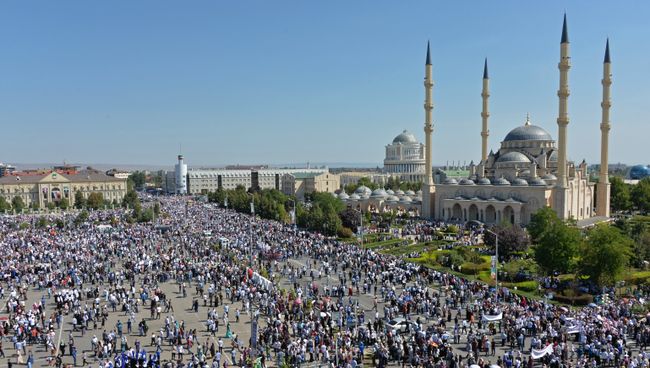 Митинг в Грозном в поддержку мусульман народа рохинджа Митинг в Грозном в поддержку мусульман народа рохинджа