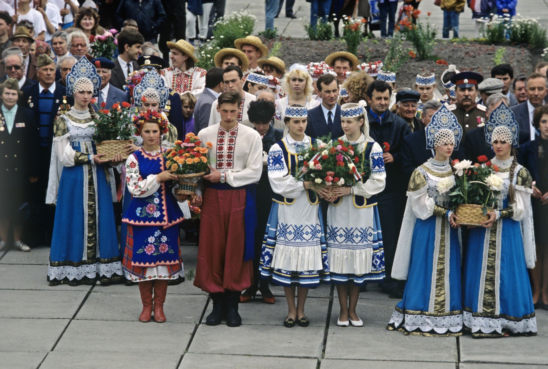 Фестиваль славянских народов на границе России, Украины и Белоруссии. 1994 год Фестиваль славянских народов на границе России, Украины и Белоруссии. 1994 год - РИА Новости, 1920, 15.07.2025