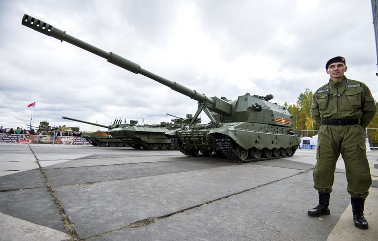 Самоходное артиллерийское орудие 2С35 на базе Т-90 Коалиция-СВ на 10-й международной выставке Russia Аrms Еxpo Самоходное артиллерийское орудие 2С35 на базе Т-90 Коалиция-СВ на 10-й международной выставке Russia Аrms Еxpo