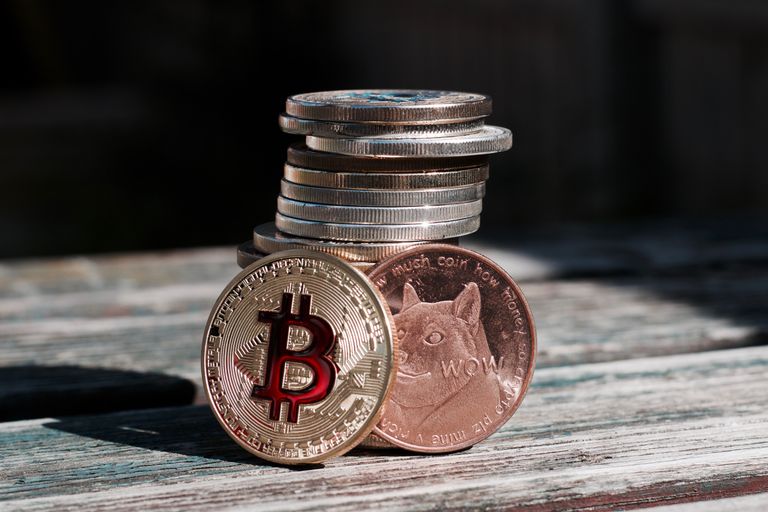 Золотой биткойн