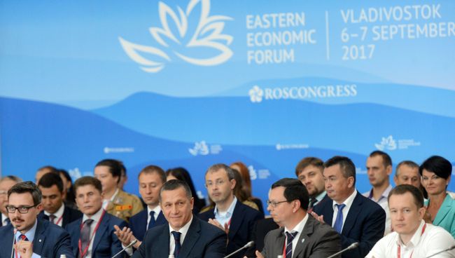 Полномочный представитель президента РФ в ДФО Юрий Трутнев на презентационной площадке Дальний Восток: вместе с молодежью к опережающему развитию в рамках ВЭФ. 5 сентября 2017 Полномочный представитель президента РФ в ДФО Юрий Трутнев на презентационной площадке Дальний Восток: вместе с молодежью к опережающему развитию в рамках ВЭФ. 5 сентября 2017