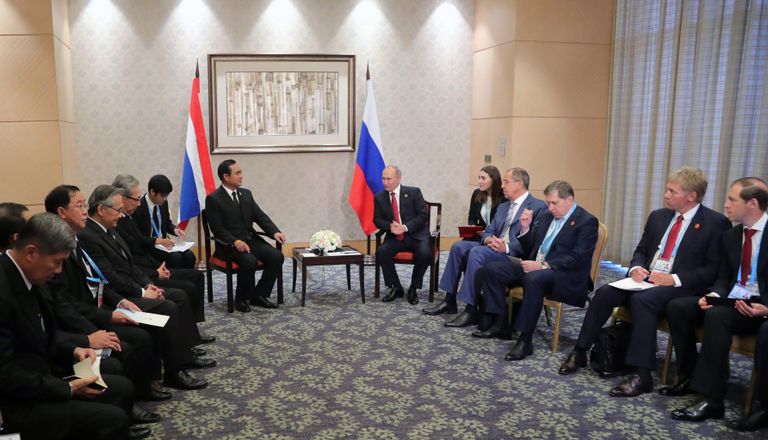 Президент РФ Владимир Путин и премьер-министром королевства Таиланд Прают Чан-Оча во время встречи на полях саммита лидеров БРИКС. 4 сентября 2017 Президент РФ Владимир Путин и премьер-министром королевства Таиланд Прают Чан-Оча во время встречи на полях саммита лидеров БРИКС. 4 сентября 2017