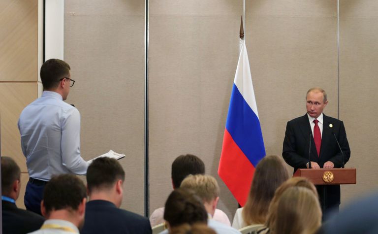 Президент РФ Владимир Путин во время пресс-конференции по итогам саммита лидеров БРИКС. 5 сентября 2017