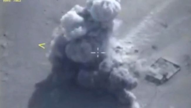 Ракеты с Адмирала Эссена ударили по объектам ИГ*. Съемка Минобороны РФ Ракеты с Адмирала Эссена ударили по объектам ИГ*. Съемка Минобороны РФ