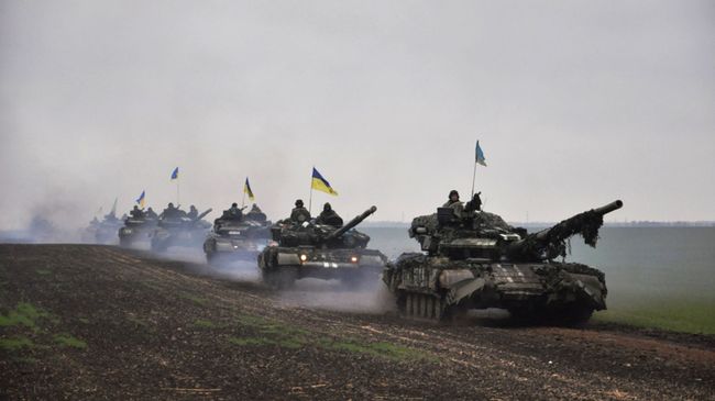 Танки ВСУ на востоке Украины. Архивное фото Танки ВСУ на востоке Украины. Архивное фото