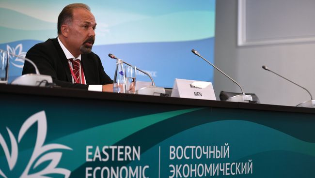 Министр строительства и жилищно-коммунального хозяйства РФ Михаил Мень на Восточном экономическом форуме во Владивостоке. 6 сентября 2017
