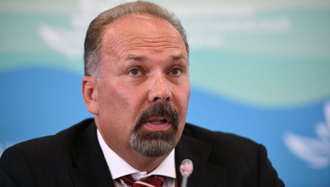 Министр строительства и жилищно-коммунального хозяйства РФ Михаил Мень на Восточном экономическом форуме во Владивостоке. 6 сентября 2017