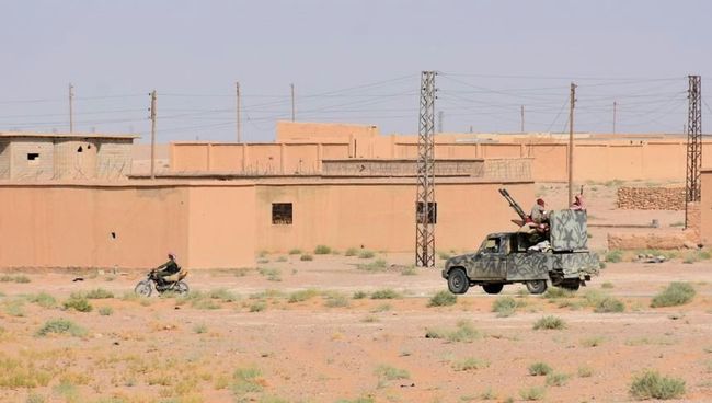 Сирийские военные продолжают операцию по деблокированию Дейр-эз-Зора. Архивное фото Сирийские военные продолжают операцию по деблокированию Дейр-эз-Зора. Архивное фото