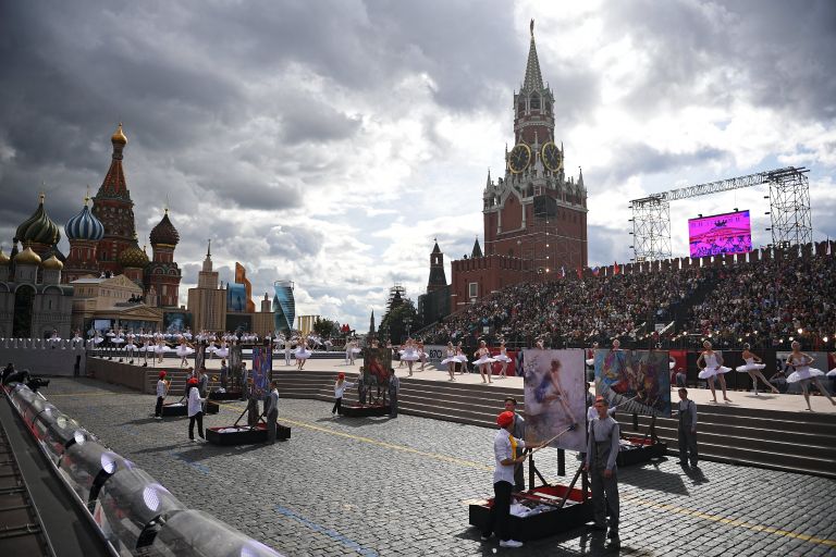 Артисты на церемонии открытия Дня города на Красной площади в Москве. 9 сентября 2017 Артисты на церемонии открытия Дня города на Красной площади в Москве. 9 сентября 2017