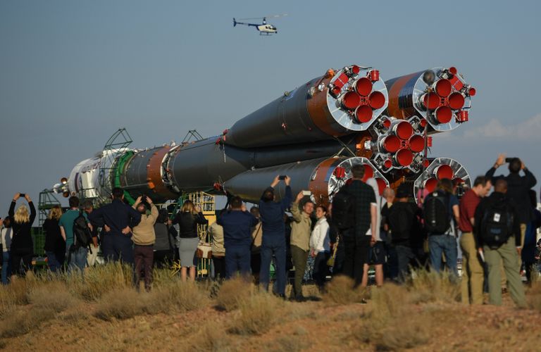 Союз-ФГ с пилотируемым кораблем Союз МС-06 на стартовый стол первой Гагаринской стартовой площадки космодрома Байконур. 10 сентября 2017 Союз-ФГ с пилотируемым кораблем Союз МС-06 на стартовый стол первой Гагаринской стартовой площадки космодрома Байконур. 10 сентября 2017