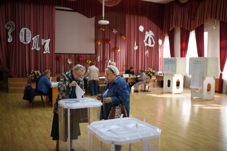 Избиратели в единый день голосования на избирательном участке в Москве. 10 сентября 2017 Избиратели в единый день голосования на избирательном участке в Москве. 10 сентября 2017