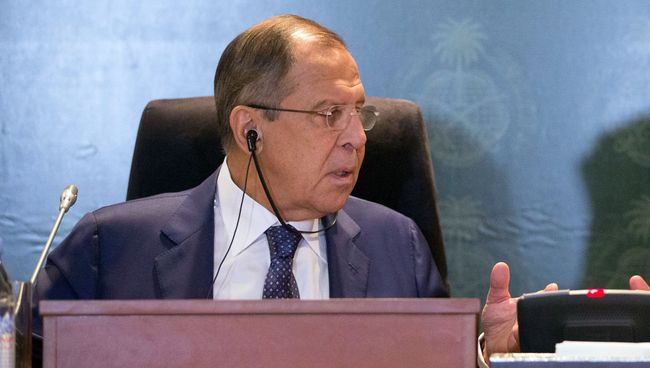 Сергей Лавров во время встречи с министром иностранных дел Саудовской Аравии Адель аль-Джубейром в Джидде. 10 сентября 2017