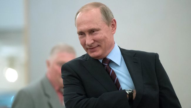Президент РФ Владимир Путин на избирательном участке № 2151 в Российской академии наук в единый день голосования. 10 сентября 2017