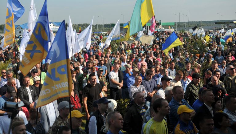 У пункта пропуска Краковец на украинско-польской границе, где собирается пересечь границу бывший президент Грузии, экс-губернатор Одесской области Михаил Саакашвили