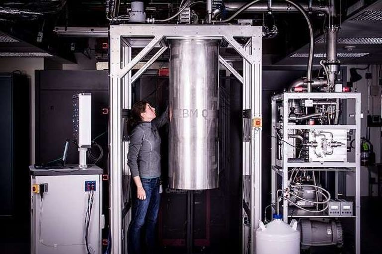 IBM-квантовый компьютер на 16 кубит IBM-квантовый компьютер на 16 кубит