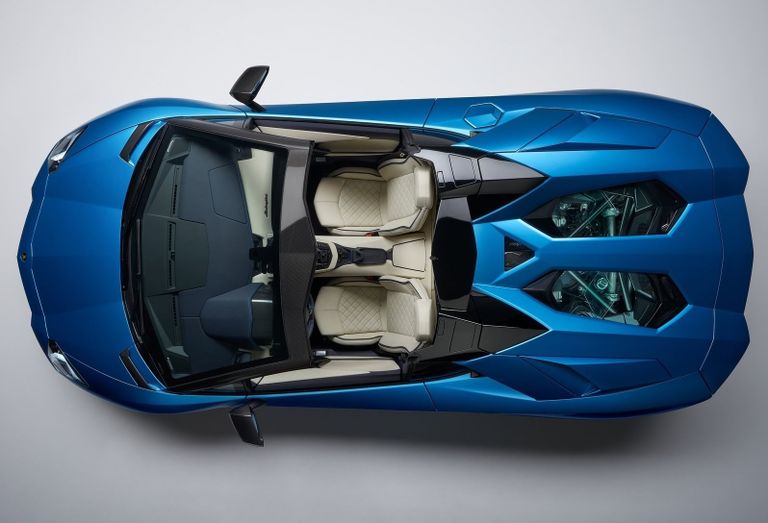 Автомобиль Lamborghini Aventador S Roadster Автомобиль Lamborghini Aventador S Roadster