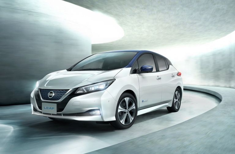 Автомобиль Nissan Leaf Автомобиль Nissan Leaf